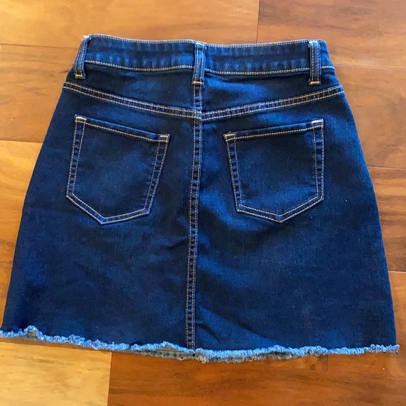 Cute NOBO Mid Rise Jean Skirt Size. 5 - Picture 2 of 5